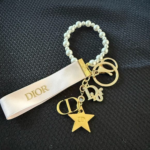 Dior Gold Toned Pearl Bag Charm Keychain - Picture 4 of 10